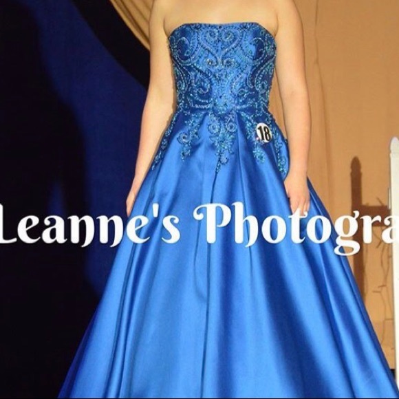 Morrell Maxie Dresses & Skirts - Morrell Maxie prom/ pageant dress!